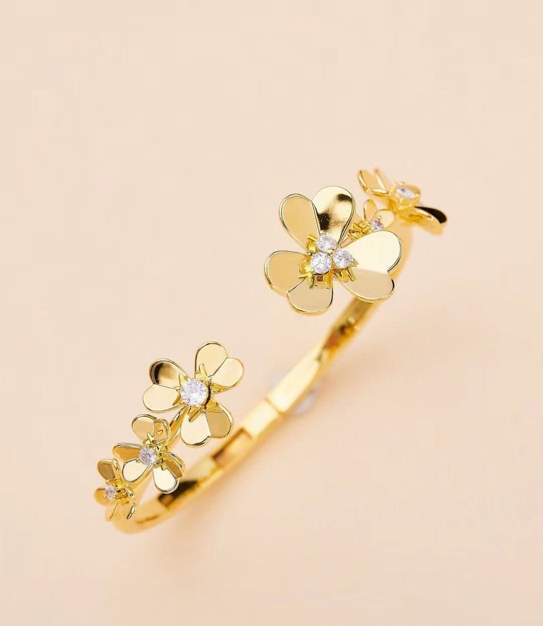 Van Cleef & Arpels Silver Flower Bracelet